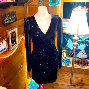 GORGEOUS DRESSY OR FORMAL DRESS SPARKLE VELVETY DEEP BLUE “BAILEY/ 44” STUNNING